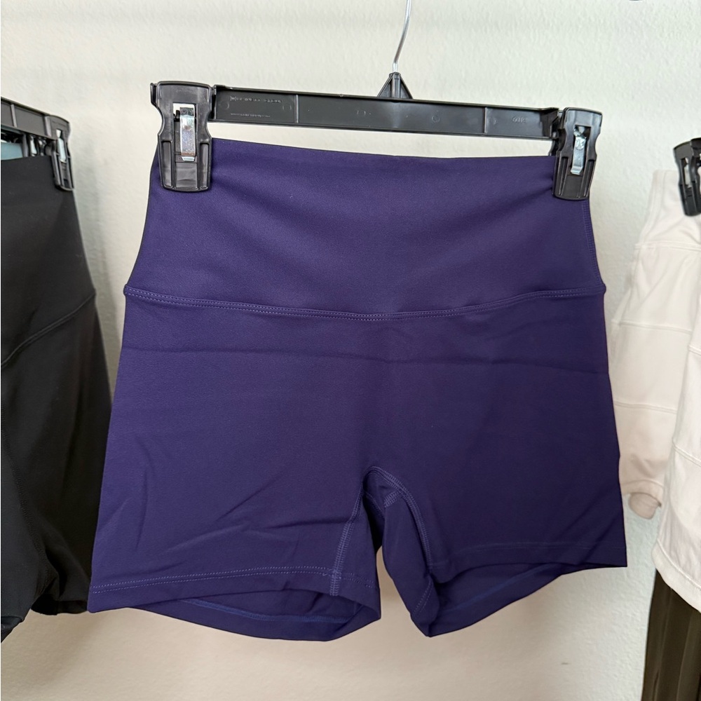 Like new high rise short